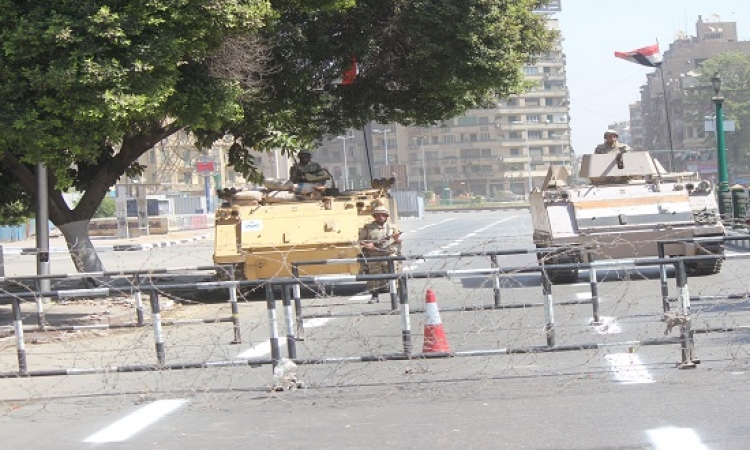 قوات الجيش تغلق ميدان التحرير