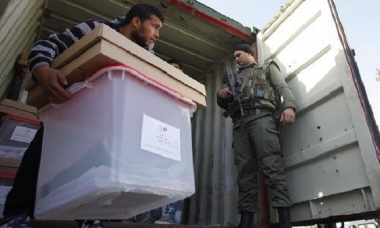 انطلاق أول انتخابات رئاسية تعددية في تونس منذ الثورة