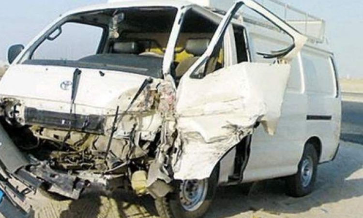 إصابة 13 شخص فى حادث انقلاب سيارة أجرة على طريق قليوب