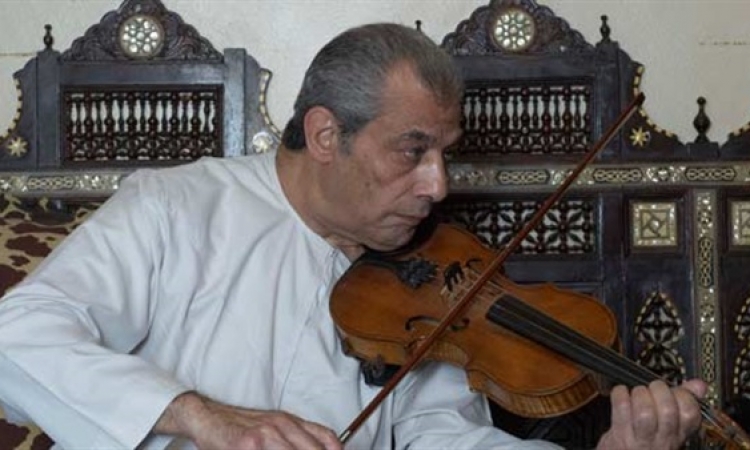 معلم الموسيقيين عبده داغر في حضرة منى سلمان اليوم