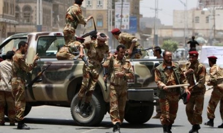 الجيش اليمنى يستعيد السيطرة على جبل القرن الاستراتيجى شرق صنعاء