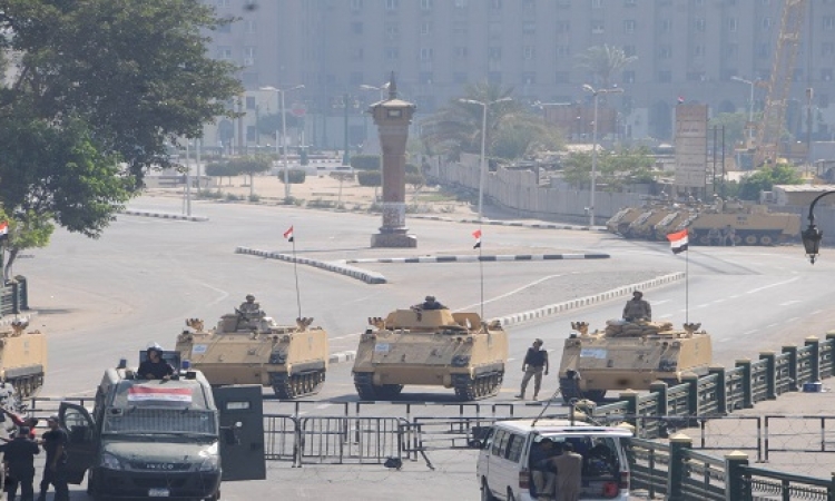 قوات الجيش تغلق ميدان التحرير أمام حركة المرور