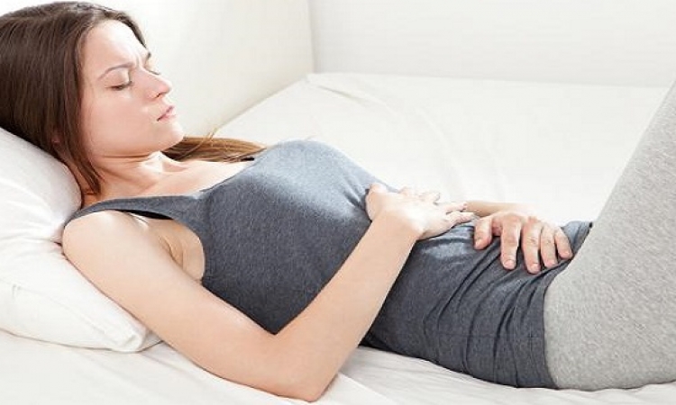 استشارى نساء: تناول المسكنات أثناء الدورة الشهرية يسبب أمراض الكلى