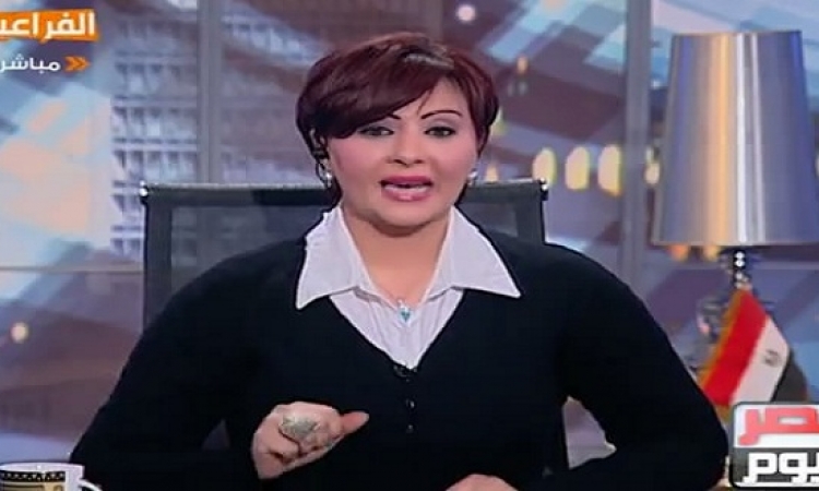بالفيديو .. حياة الدرديرى تهاجم مذيعة ظهرت بملابس داخلية على الهواء !!