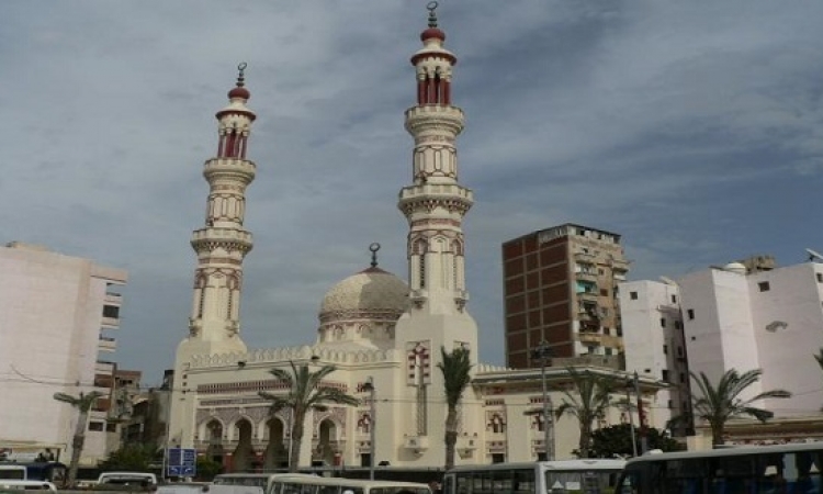 بالصور.. انهيار جزء من مئذنة مسجد ابن خلدون بسبب الرياح فى الإسكندرية