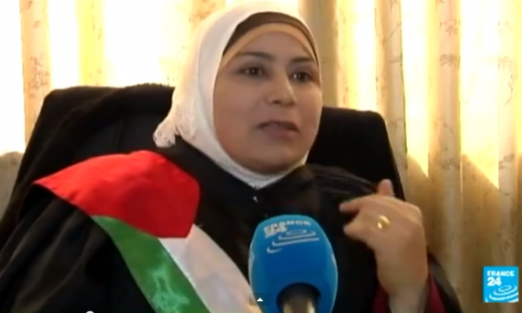 بالفيديو .. خلود فقيه تنتصر للمرأة الفلسطينية وتصبح أول قاضية