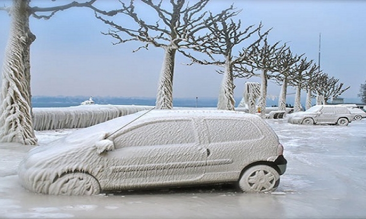بالصور .. لوحات ثلجة رائعة على السيارات بسبب العواصف الثلجية حول العالم