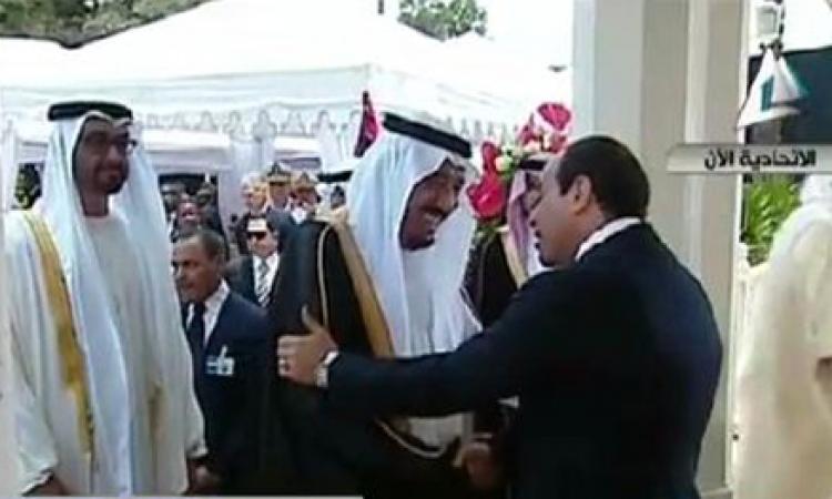 بالفيديو… الأمير سلمان يستقبل السيسى للاطمئنان على صحة الملك