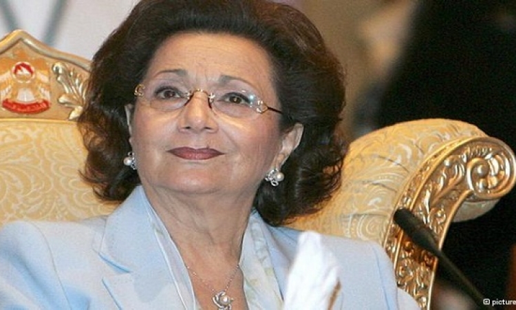 سوزان مبارك زعلانة من السيسى .. والسبب!!