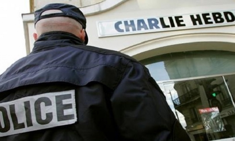 12 قتيلا و10 مصابين فى هجوم على الصحيفة الفرنسية التى نشرت رسوما مسيئة للرسول