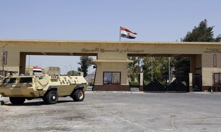 مصر تفتح معبر رفح لمدة يومين لعبور العالقين