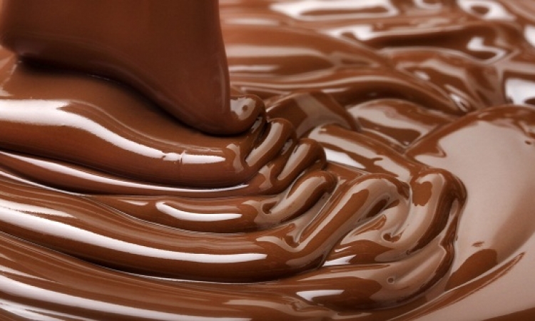 لعشاق الشوكولاته السوداء .. تأثيرها إيجابى على الصحة
