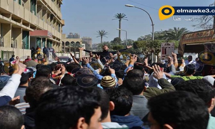بالصور .. مظاهرات طلاب الإخوان أمام جامعة القاهرة والاشتباك مع الأمن الادارى