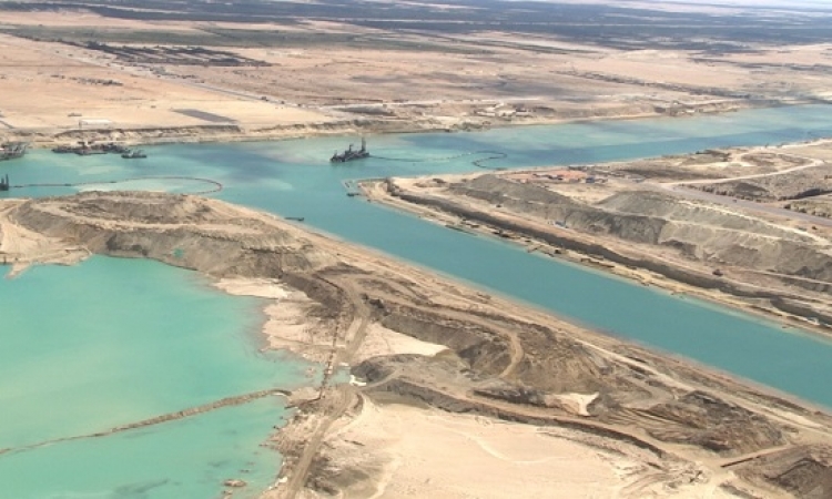 رفع 179 مليون متر مكعب من الرمال بمشروع قناة السويس الجديدة