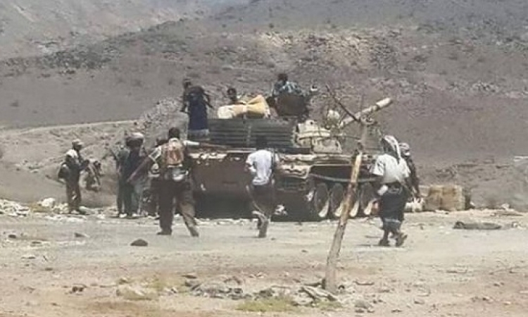 الحوثيون يواصلون زحفهم على عدن واشتباكات عنيفة مع قوات الجيش واللجان الشعبية الجنوبية