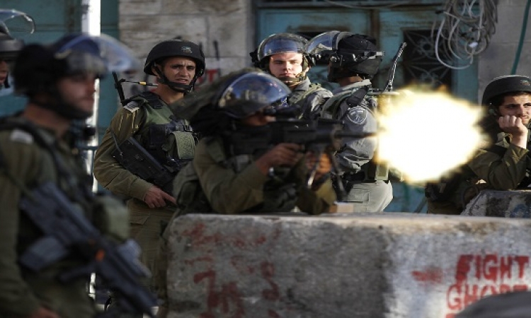 استشهاد فلسطينى واصابة أخرون  بالرصاص الاسرائيلى