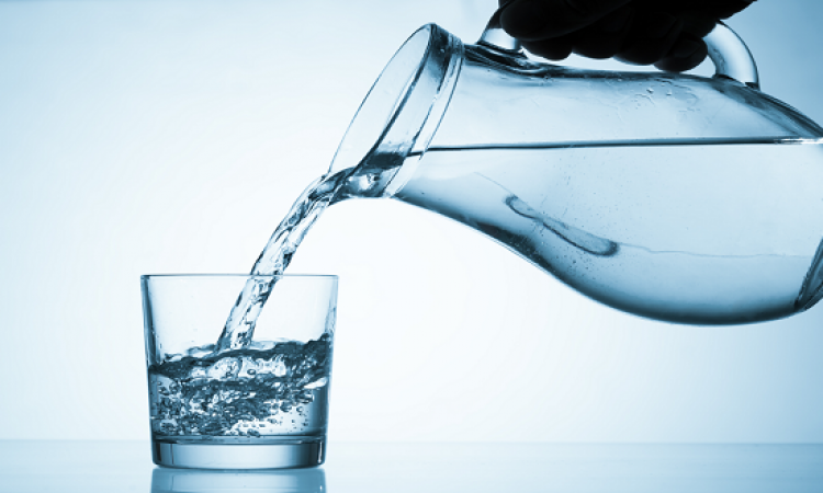 ما هى كمية الماء المثالية لكبار السن؟