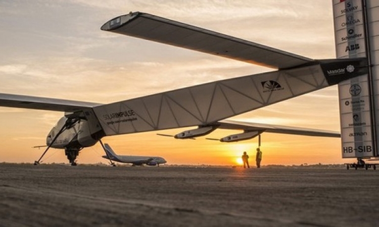 أول طائرة بالطاقة الشمسية في العالم تقلع إلى محطتها السادسة