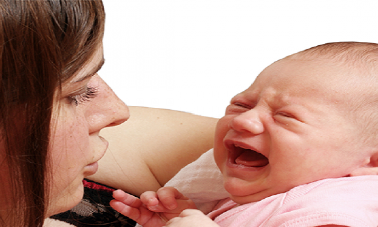 كيف تتغلبى على نوبات بكاء طفلك الرضيع..؟؟