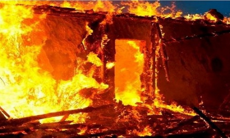 حريق هائل بمصنع للصوف الواقع على طريق فوة مطوبس فى كفر الشيخ