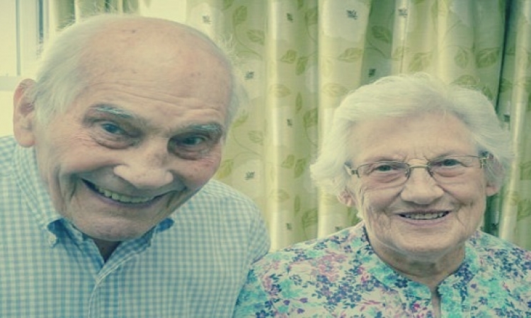 بريطانى عمره 103 يتزوج من صديقته صاحبة الـ91 عامًا