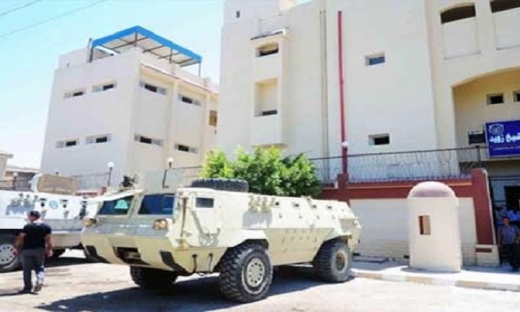 مقرات الأمن تواجه هجمات عنيفة بالشيخ زويد
