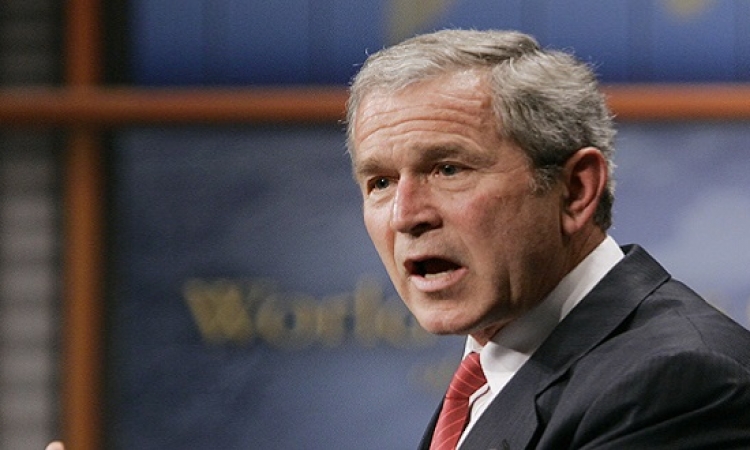 طالب أمريكى يتهم شقيق جورج بوش بأنه سبب ظهور داعش