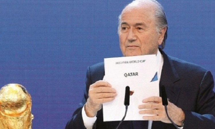 هل تؤدى فضيحة فساد الفيفا إلى حرمان قطر من تنظيم كأس العالم 2022 ؟