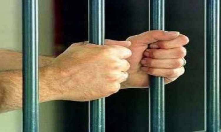 حبس قوادين و3 ساقطات 4 ايام لإتهامهم بتكوين شبكة دعارة بشقة سعودى بمدينة نصر