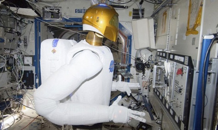 الروبوت R2 يقيم على متن محطة الفضاء الدولية