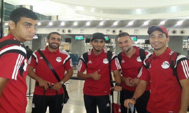 بالصور.. المنتخب الأولمبى يغادر القاهرة متجها إلى جنوب أفريقيا