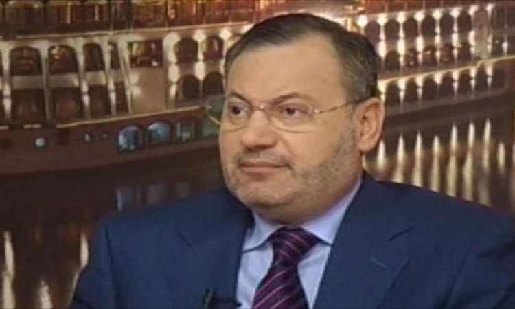 أحمد منصور يهتف متطاولا على الرئيس السيسى والقضاء المصرى فور إطلاق سراحه