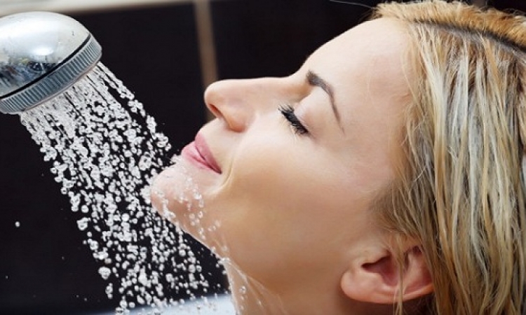 فوائد واضرار الاستحمام بالماء الساخن والبارد