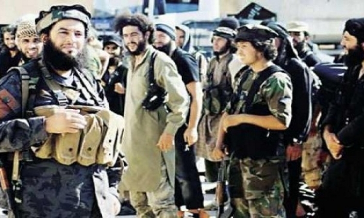 عضو مغفل من داعش يتسبب فى تفجير مقر القيادة