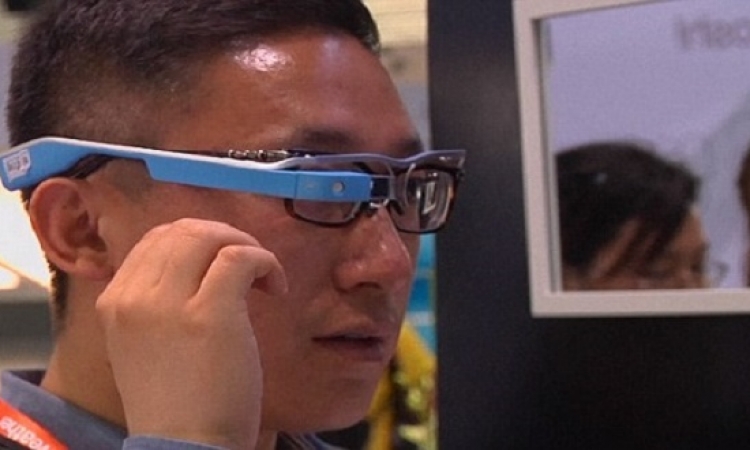 شركة صينية تطلق نظارة ذكية ثلث سعر “جوجل جلاس”