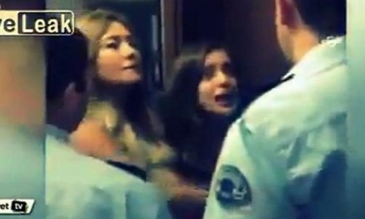 ماذا فعلت هذه الفتاة التركية فى محاولة تخلصها من الشرطة