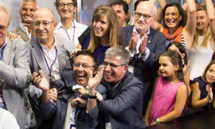 بارتوميو يفوز بمنصب رئيس برشلونة الإسبانى