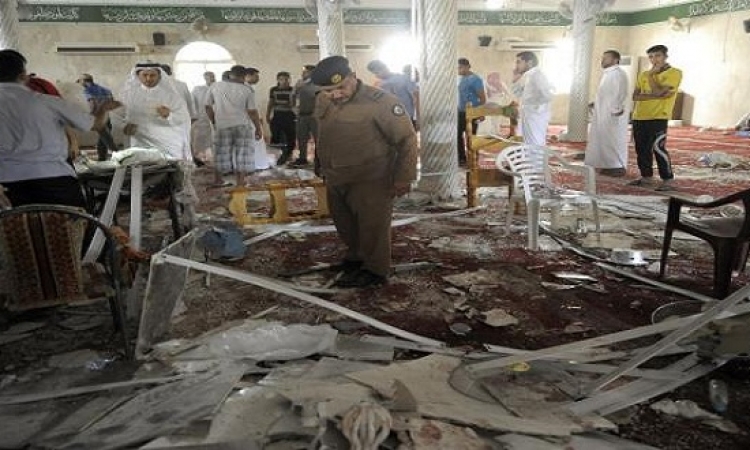 مقتل 15 عسكرياُ سعودياً جراء تفجير انتحارى بمسجد لقوات الطوارىء بعسير