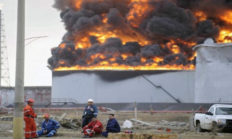 انفجار فى مصفاة نفطية يؤدى لحريق هائل بالكويت