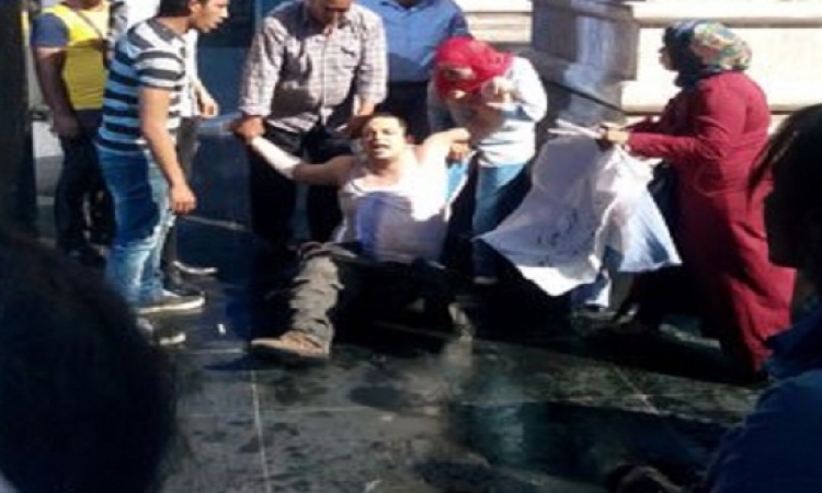 بوعزيزى التحرير .. صحفى يحاول حرق نفسه على سلالم النقابة