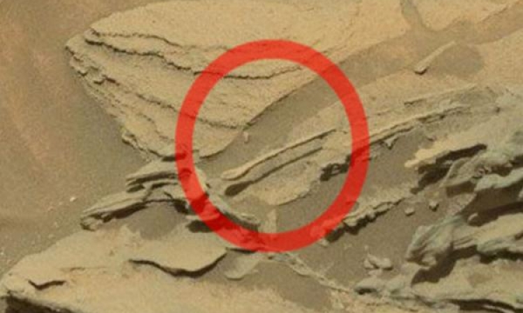 ناسا تعثر على “ملعقة” تطفو على سطح المريخ