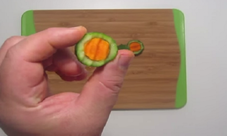 بالفيديو  .. كيفية حشو الخيار بالجزر أو الطماطم