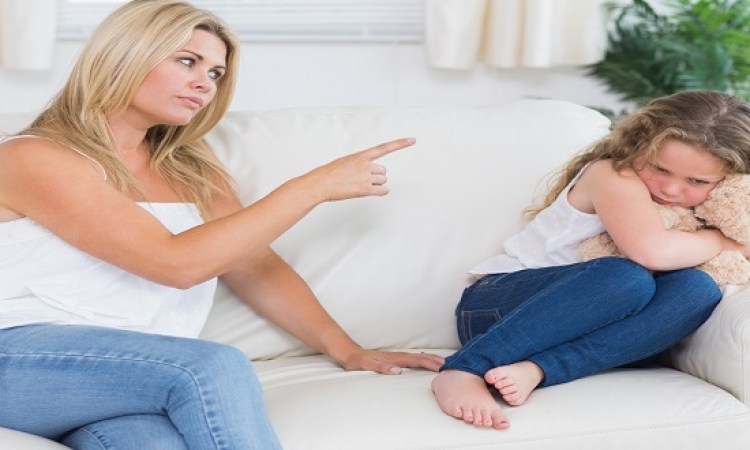 خمس جمل عليكِ تجنبها عند التعامل مع طفلك