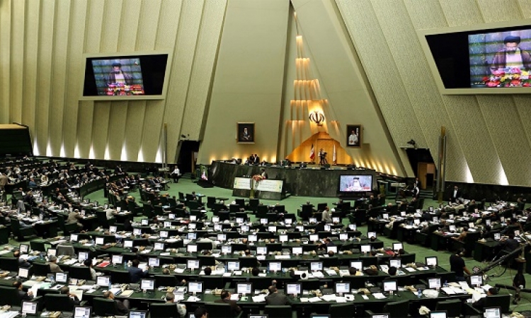 البرلمان الإيرانى يصوت للمرة الثانية على مشروع تنفيذ الاتفاق النووى