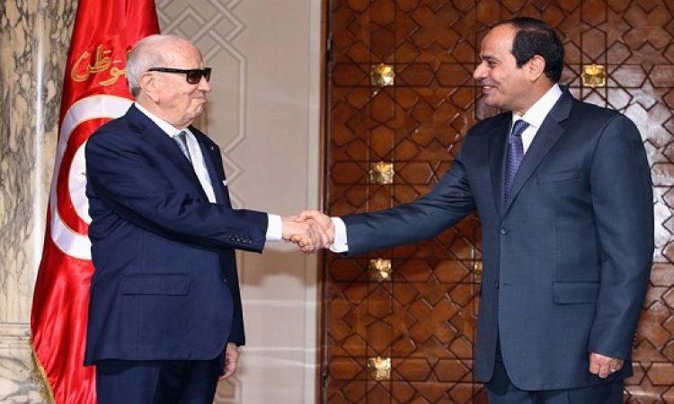 بالصور .. السيسى يستقبل الرئيس التونسى بقصر الاتحادية