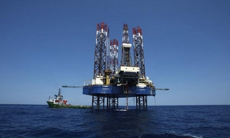 البترول توقع 5 اتفاقيات للبحث عن البترول والغاز باستثمارات 2.2 مليار دولار