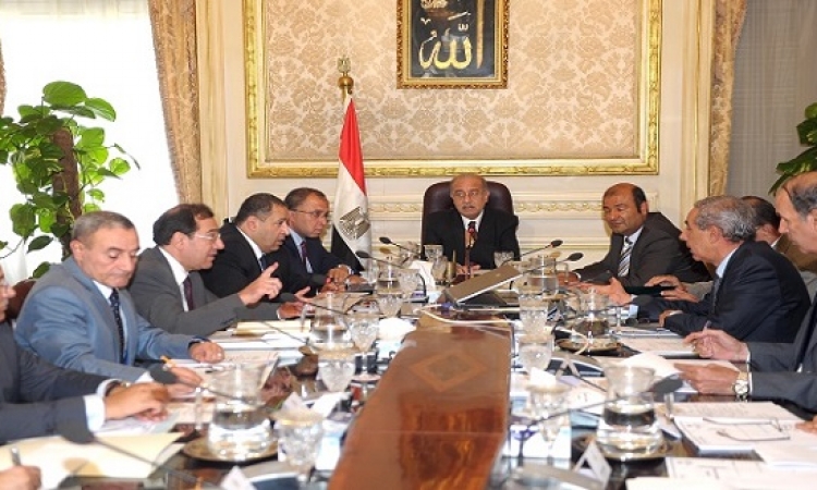 شريف إسماعيل يرأس اجتماع المجموعة الوزارية الاقتصادية