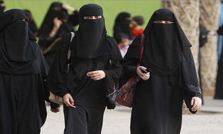 السعودية تفرض غرامة مالية حال مخالفة السيدات لضوابط الحجاب