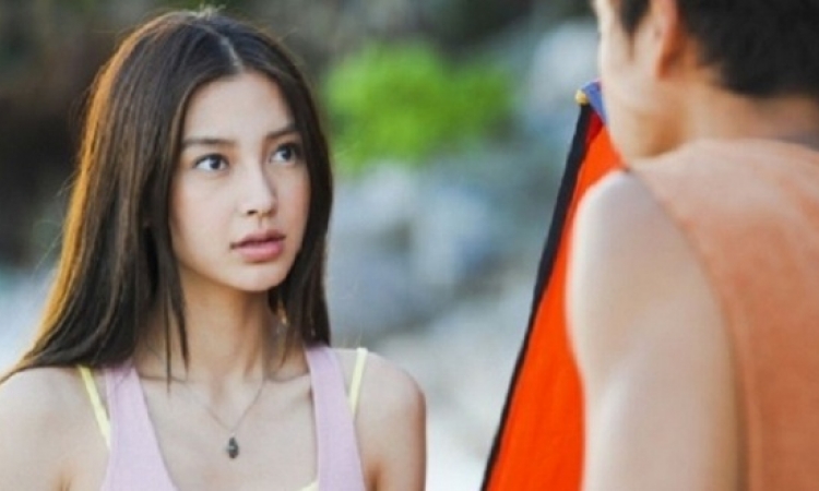 ممثلة سينمائية صينية تخضع لفحوصات طبية بسبب جمال وجهها