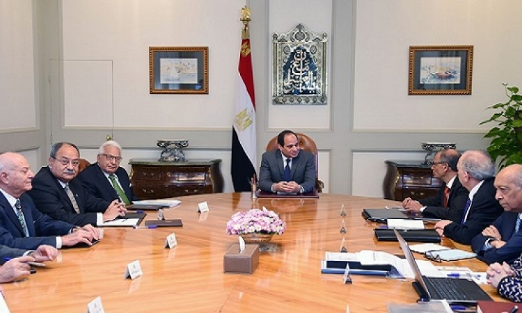 بالصور .. السيسى يجتمع بأعضاء مجلس علماء وخبراء مصر